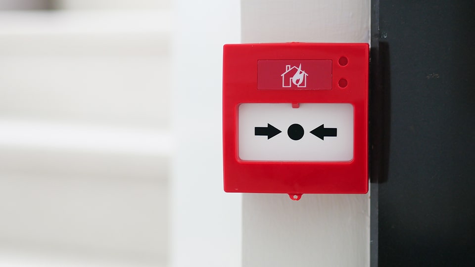 red-fire-alarm-button-on-wall-2023-05-18-23-12-22-utc-min